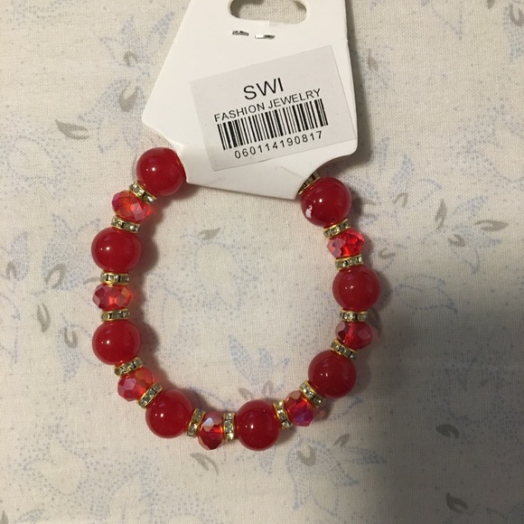 Cute fashionable bracelet. - Picture 2 of 2
